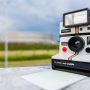 Atgimstantys Polaroid fotoaparatai. Ar jie nukonkuruos Fujifilm Instax?